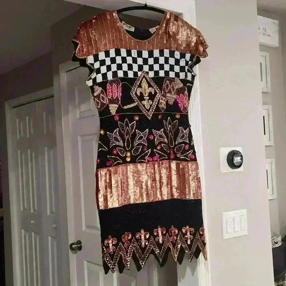 Vintage Fashion CreationFleur-de-lis Beaded Dress - Picture 3 of 9